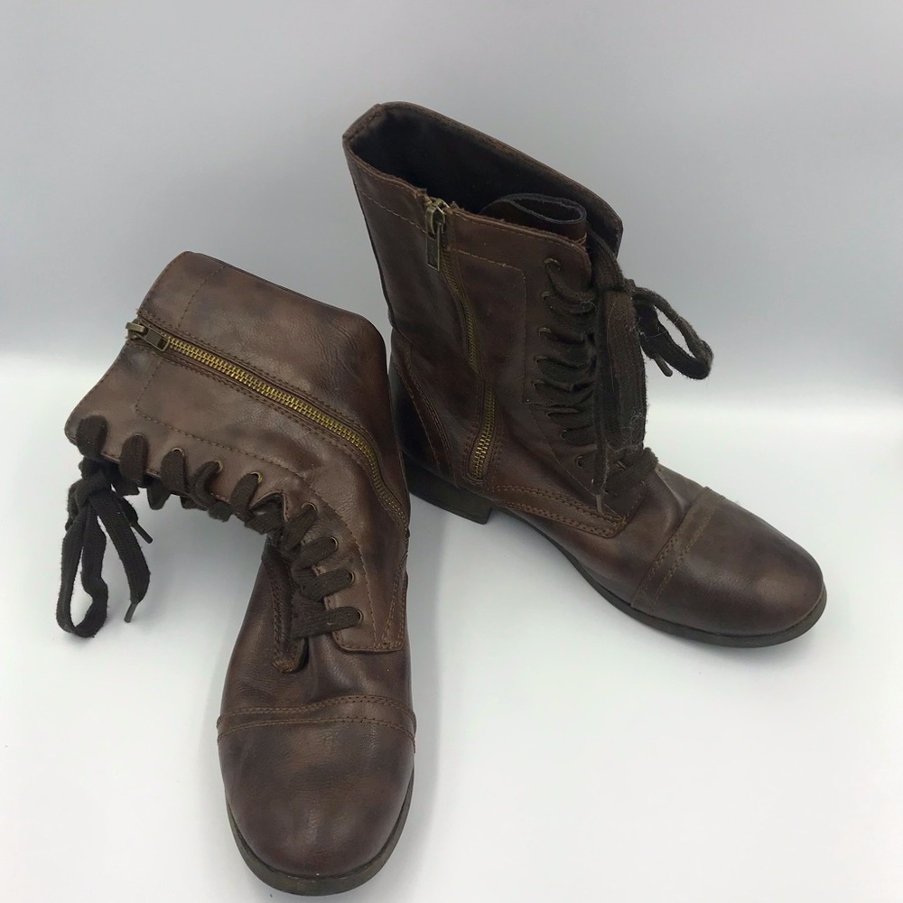 Women’s lace up or side zip Combat Boots